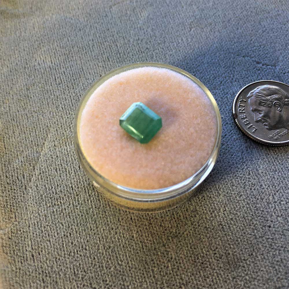 Emerald Gemstone 7x6x4 mm , 1.37 ct, Emerald cut - Image 4