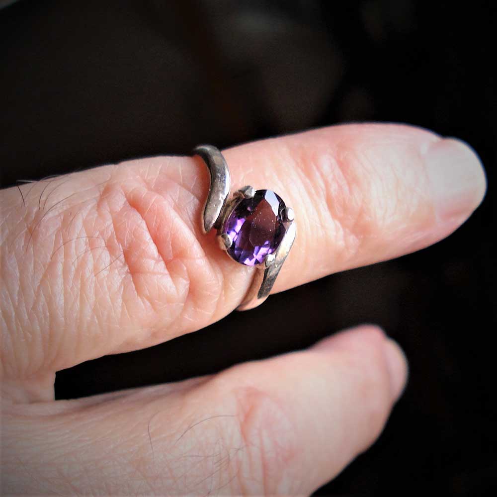 Amethyst Oval Sterling Silver Ring Size 4.75 Faceted 8x6mm Vintage Purple Gemstone Jewelry hand made February Birthstone - Image 3