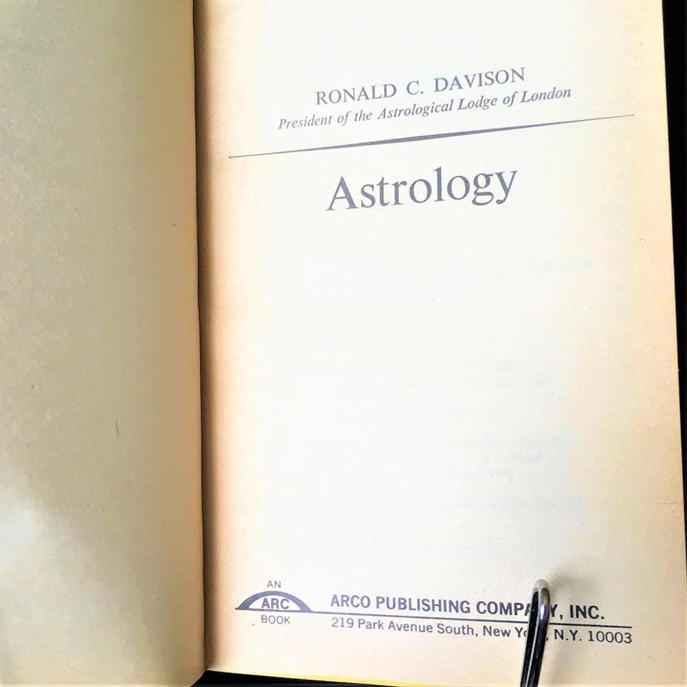 Astrology Ronald C Davison Arco 1963 Vintage Book Horoscope - Image 3