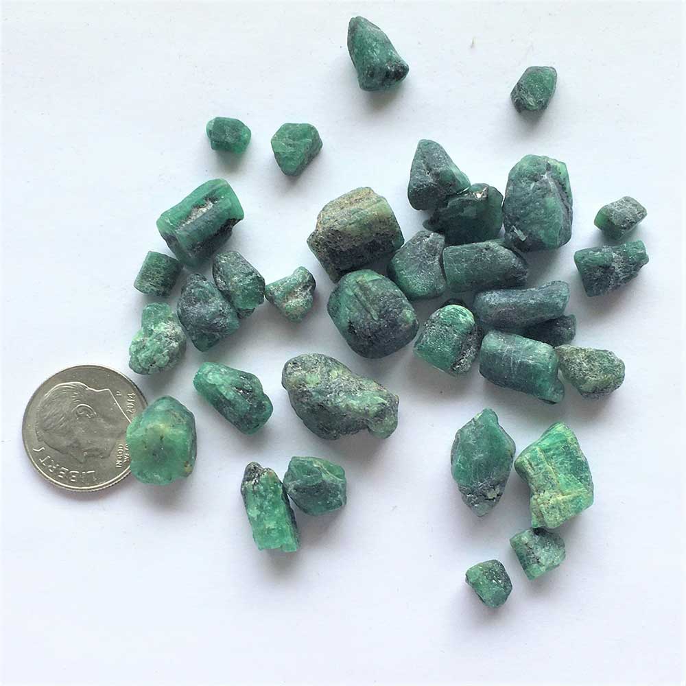 Emerald Crystals 33 Pieces Brazil 1980's, 24.3gm total wt., 6x5x5mm to 17x10x7mm in size, May Birthstone - Image 3