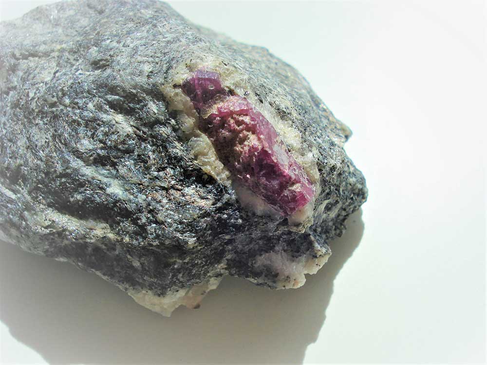 Ruby Crystals in Matrix 88gm Mineral Specimen- Mysore, India 1980s Corundum collectible raw crystal - Image 6